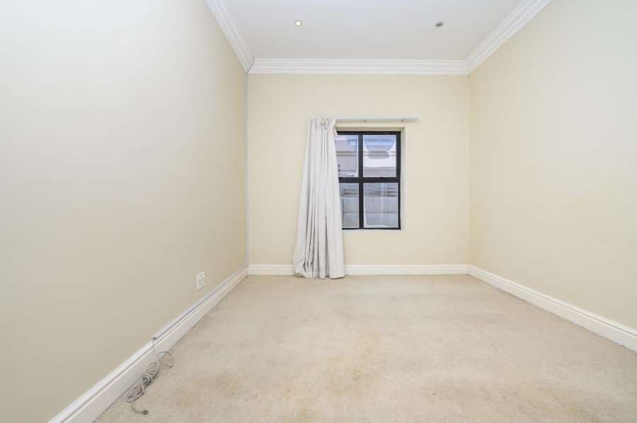 4 Bedroom Property for Sale in Summerstrand Eastern Cape